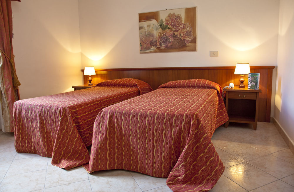 Assisi Garden Hotel Buitenkant foto